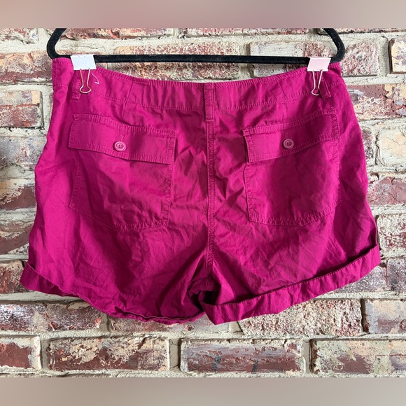 ⭐ Ann Taylor LOFT Cargo Shorts — Pink — Size 10 - Picture 2 of 3